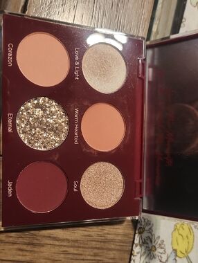 Dominique Cosmetics Mauve, Peach & Gold Six-Color Eyeshadow Palette